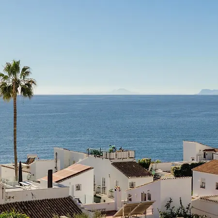 First-line Beach, Terrace And Pool With Incredible Sea Views, New Golden Mile Apartment Estepona